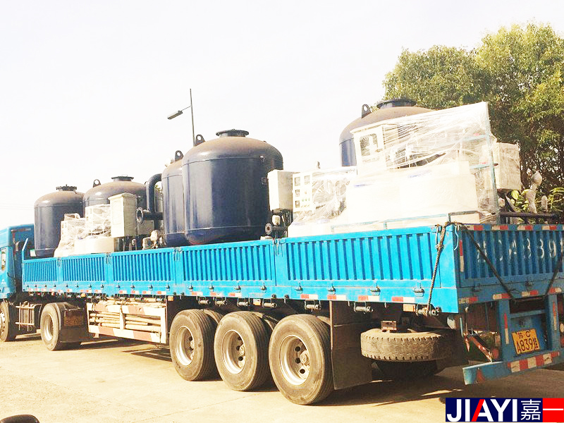 持續的高溫，整整一大車的設備