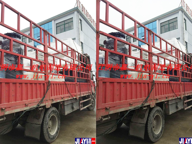 發往南昌的不銹鋼水箱和分集水器